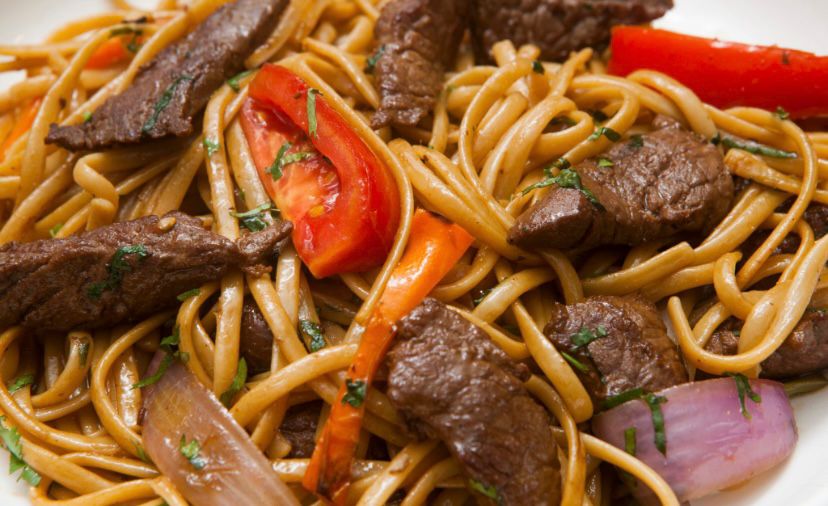 Tallarín Saltado con Carne